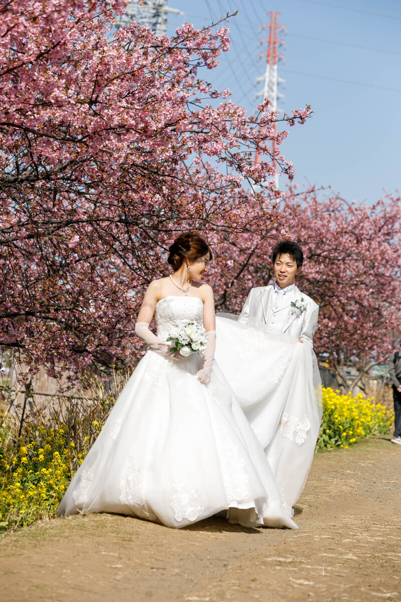 スタジオ撮影後、河津桜の咲く河川敷へ！