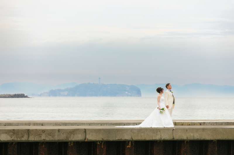 江ノ島をバックに