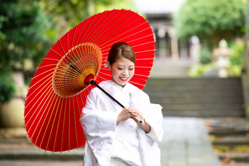 和傘を使って雰囲気のある一枚に♡