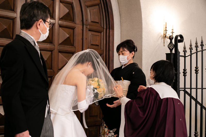 【両親への手紙+花束】ありがとうを届けるチャペルフォトウェディング