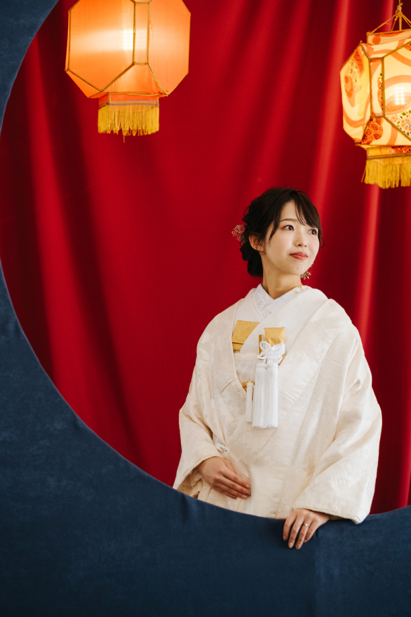 ご新婦さまに寄って「日」