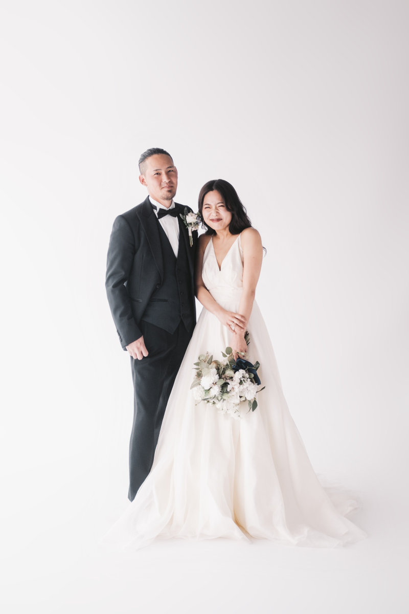 こらえきれずに