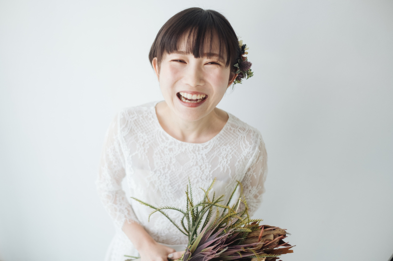 スタジオから撮影!思い切り笑顔で!