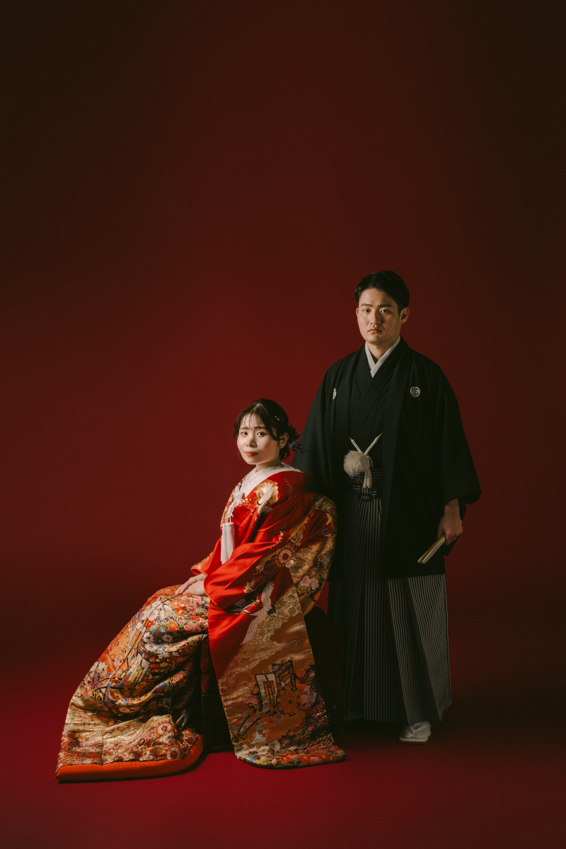 シックなイメージに合わせてライティングも落とし