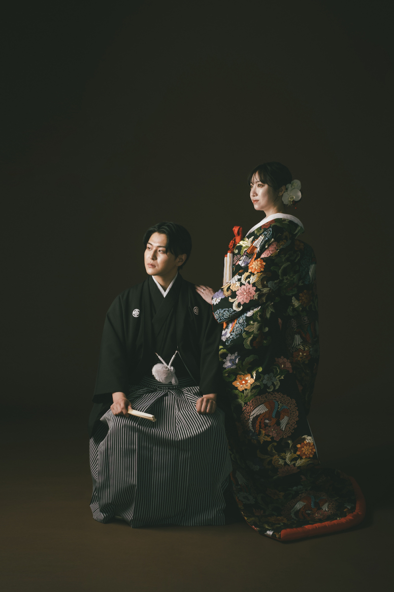 ダークトーンで少しクラシカルなイメージで