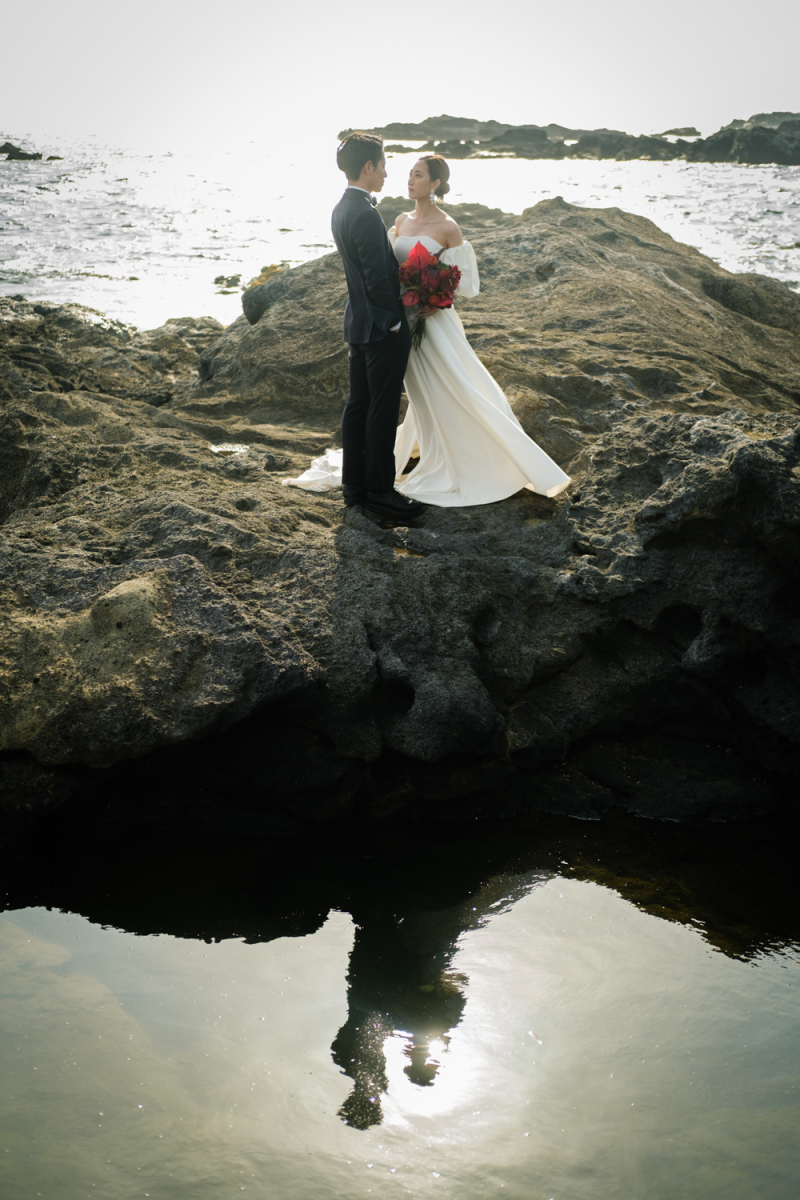 水面に映るシルエットも