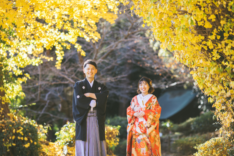 イチョウの額縁で並んで