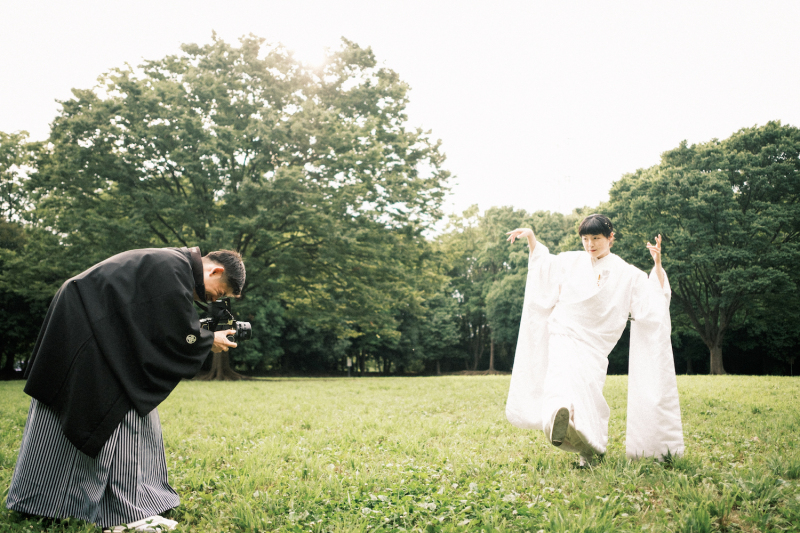 ご新郎さまがフィルムカメラで