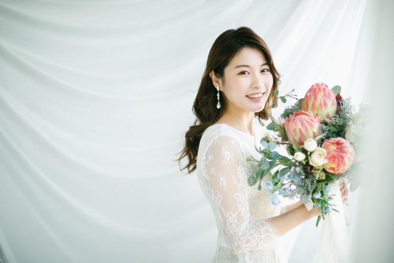 白で透明感を演出するスタジオ撮影