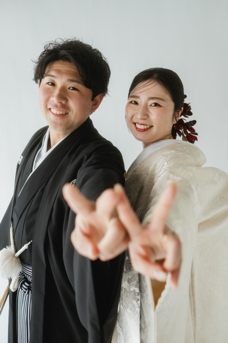 白無垢と黒紋付きの袴でかっこいいも可愛いも詰め込んで【和装スタジオ】