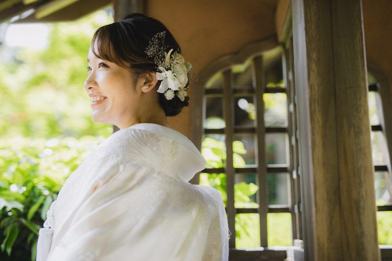 優しい笑顔の横顔
