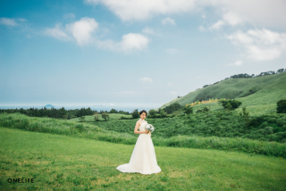 高原でフォトウェディング