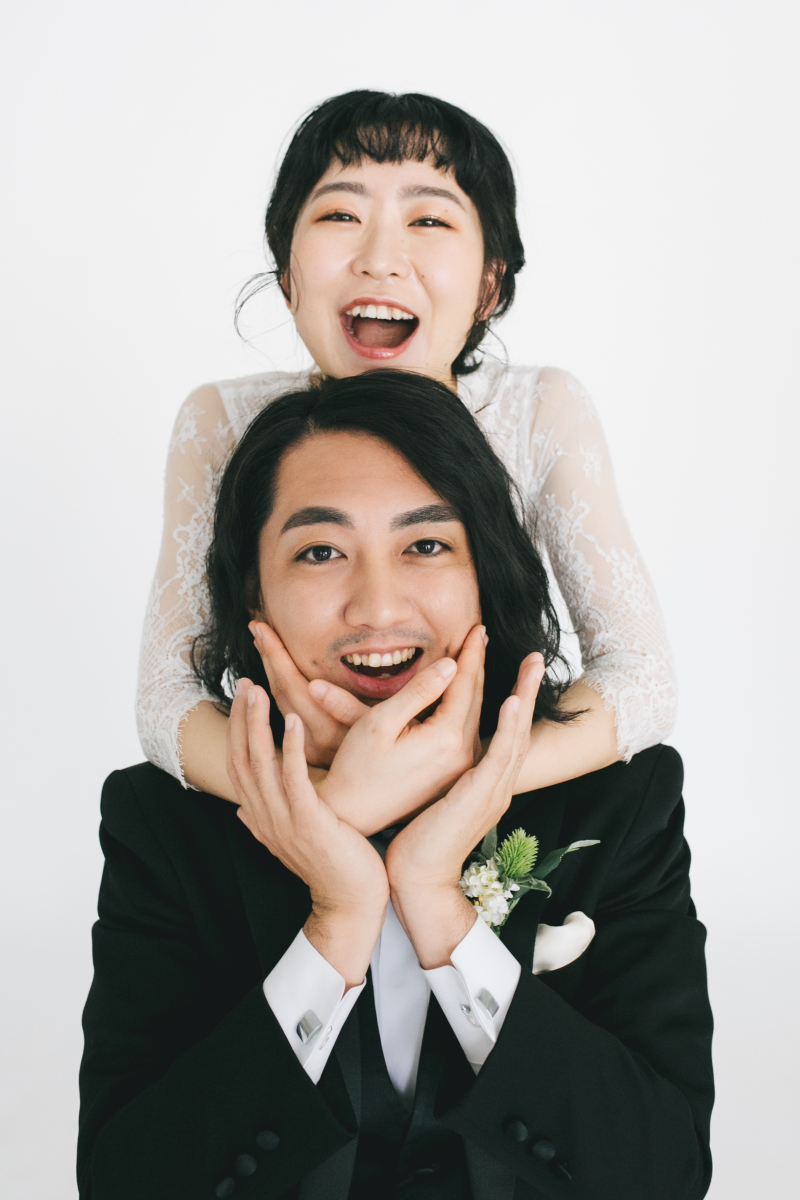 定番のバックハグ