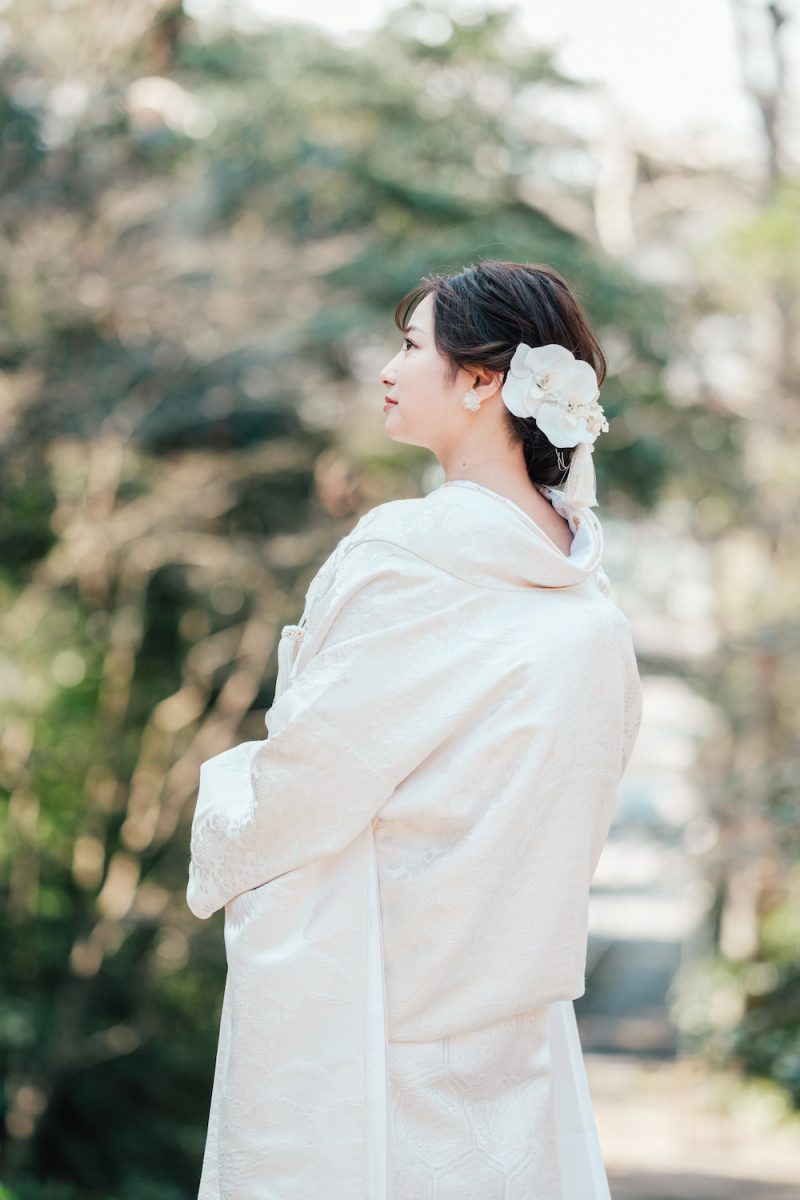 白無垢に白いお花のヘアパーツ