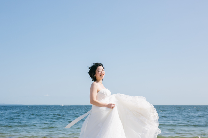 ウェディングドレス×海！