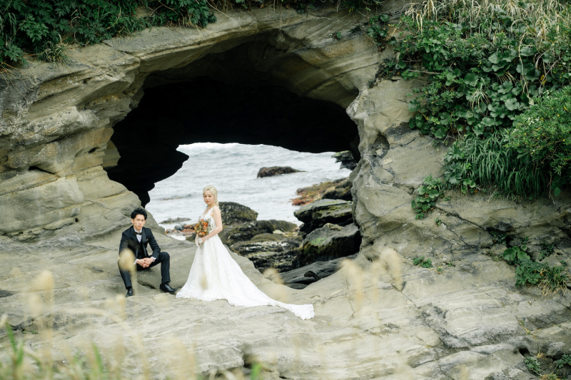 岩場の先の海もいれて