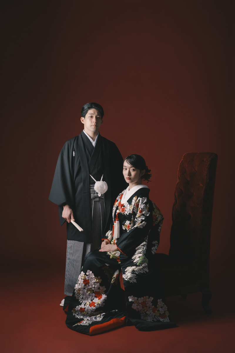 シックなイメージに合わせてライティングも落とし