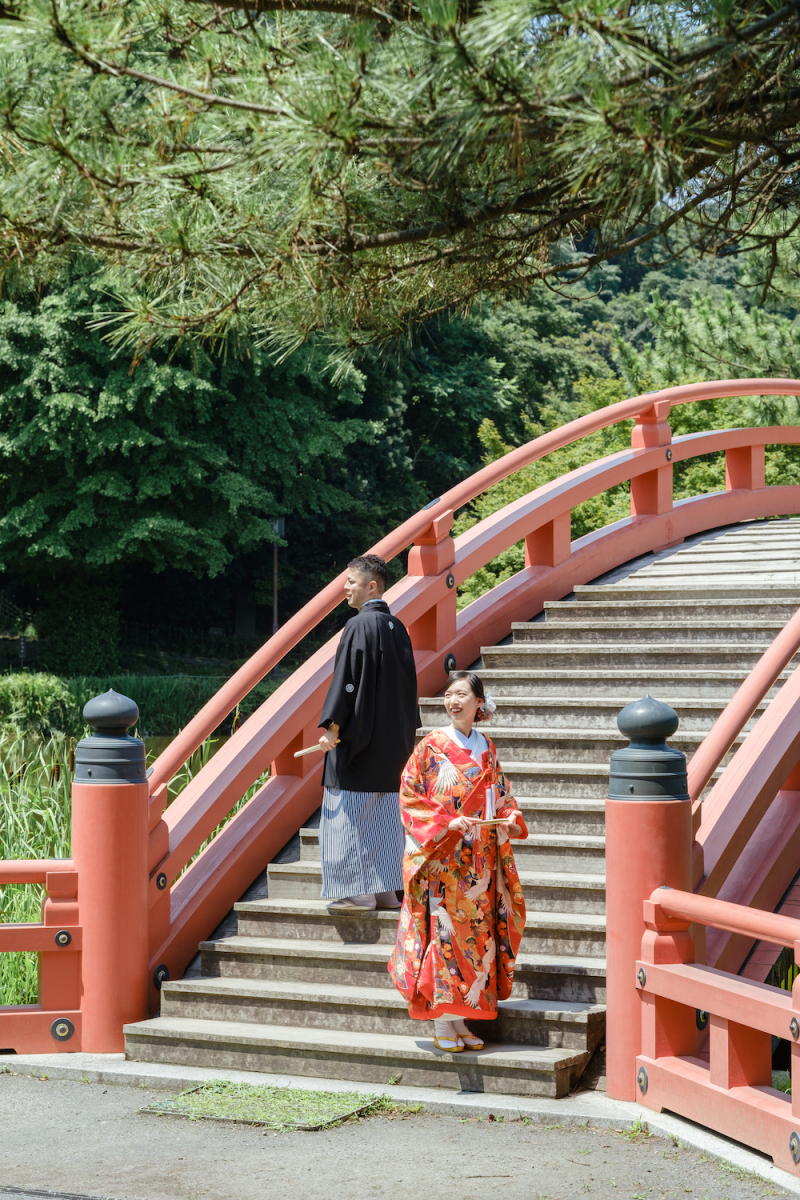 赤い橋をいれて