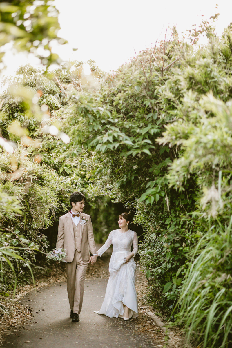 さわやかな緑道を歩き進む