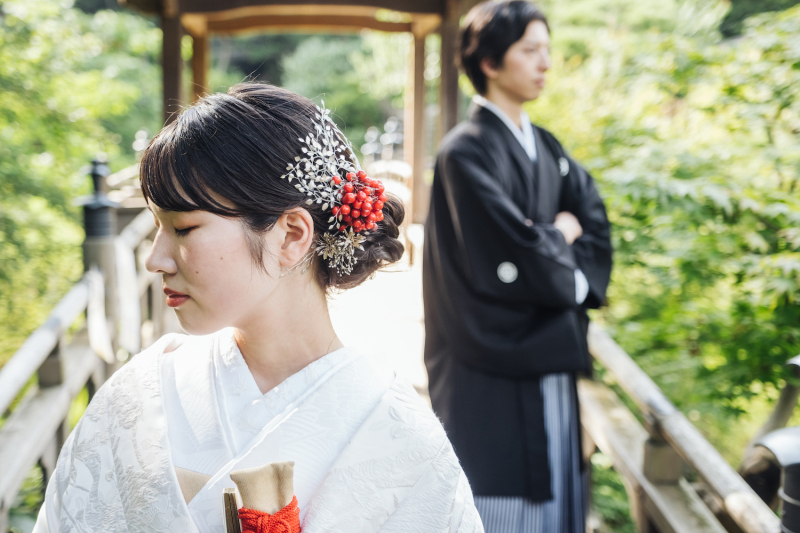 目線をはずしたカットも