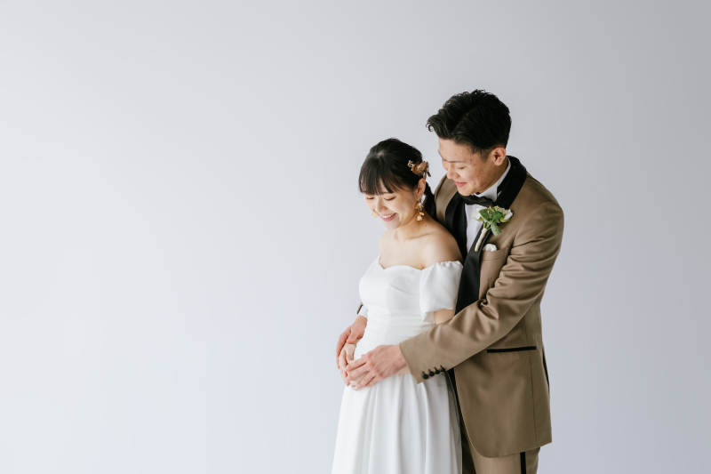 お腹をつつむバックハグ