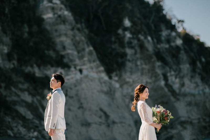 重厚な岩場にて