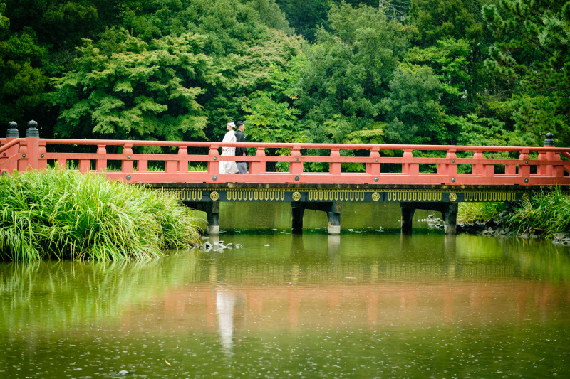 【通年】朱塗りの反橋が映える『称名寺』和装ロケーション撮影