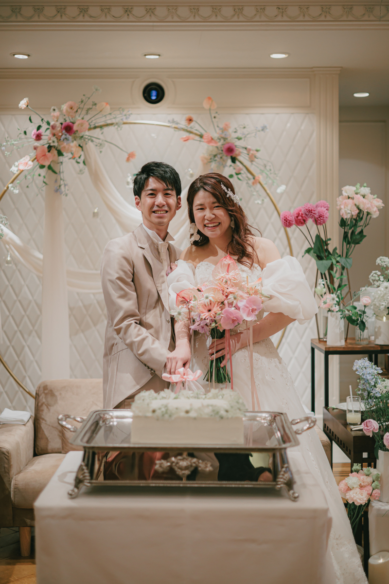 ケーキ入刀シーン