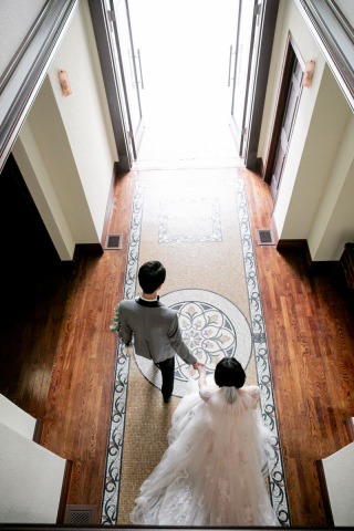 ミモザモチーフのモザイクタイル