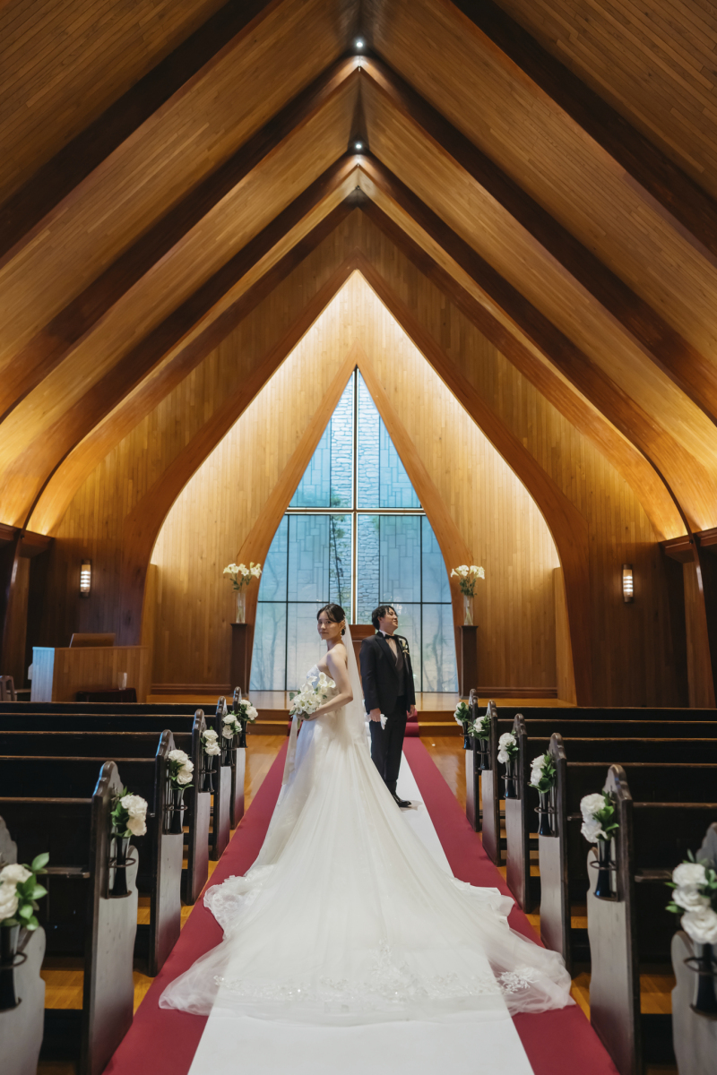 木目のチャペル