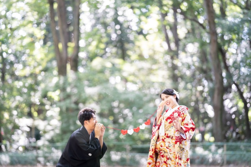 おふたりらしさが出せるグッズを使ったショット！