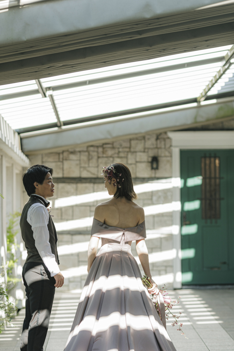 ドレスのバックスタイル