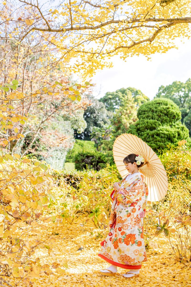 一面の黄色い紅葉の中でパシャリ