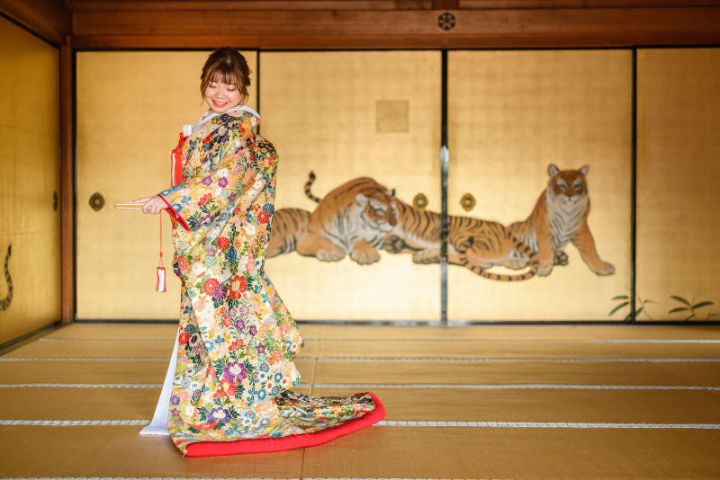 久保田金僊筆「虎の襖絵」