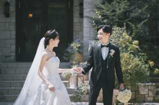 自然豊かな美しい森のチャペルで