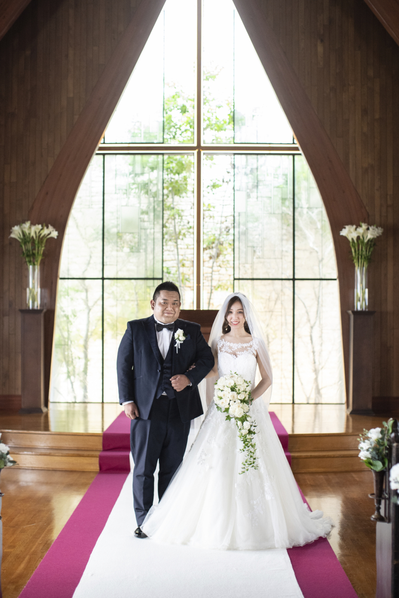 あたたかみのある木のチャペルで