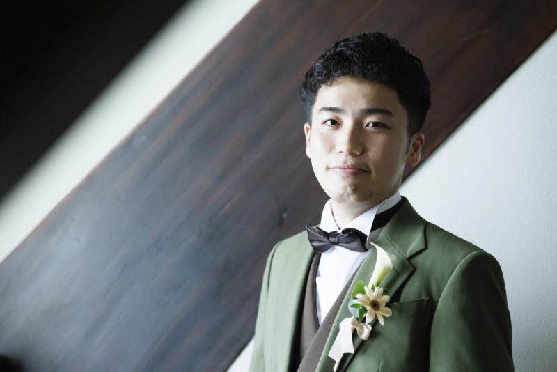 新郎様のお仕度中