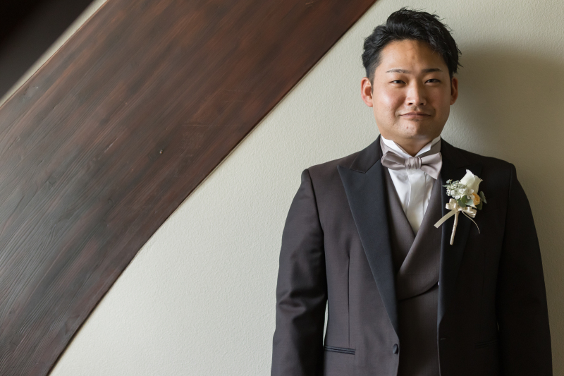 優しい表情の新郎様