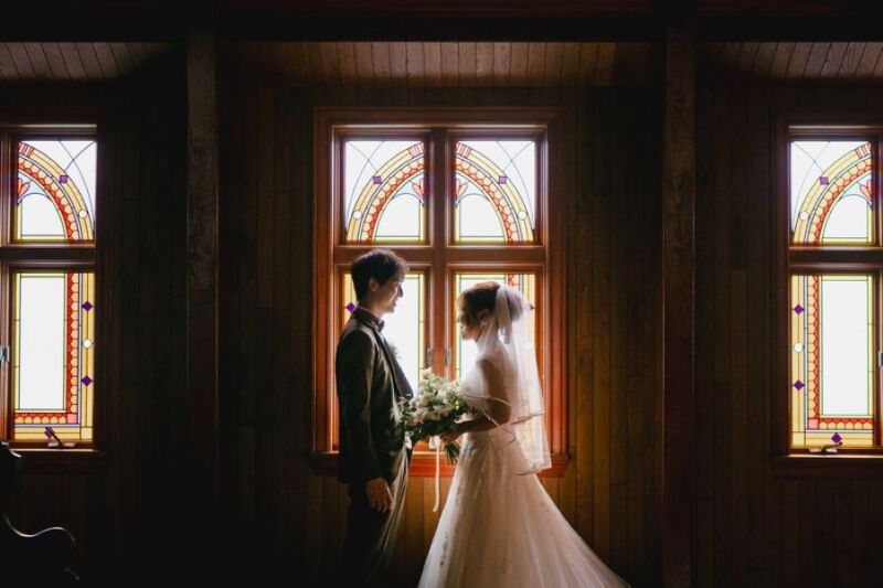 ステンドグラスの光