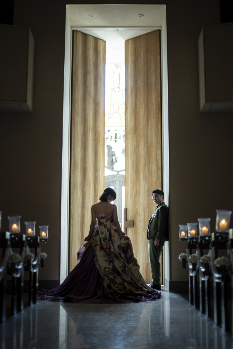 5mの高さを誇る扉