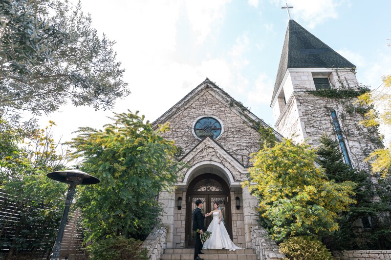 春先のミモザ咲き誇る教会で♪【洋装】