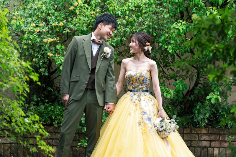 イエロードレス×カーキタキシード