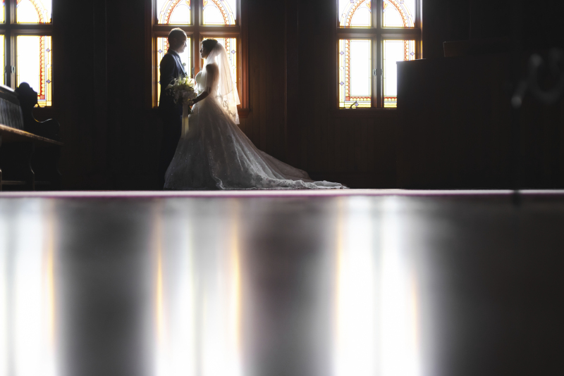 ステンドグラスからの光