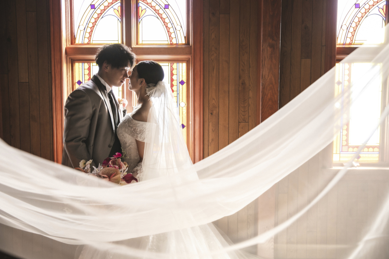 ステンドグラスから差し込む光