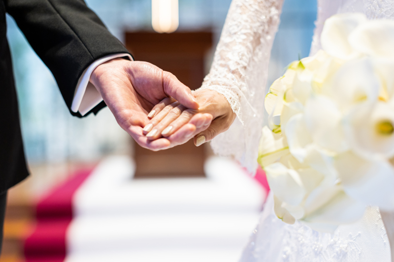 手をとり合って...