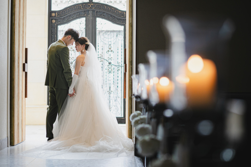 本物のキャンドル煌めく教会