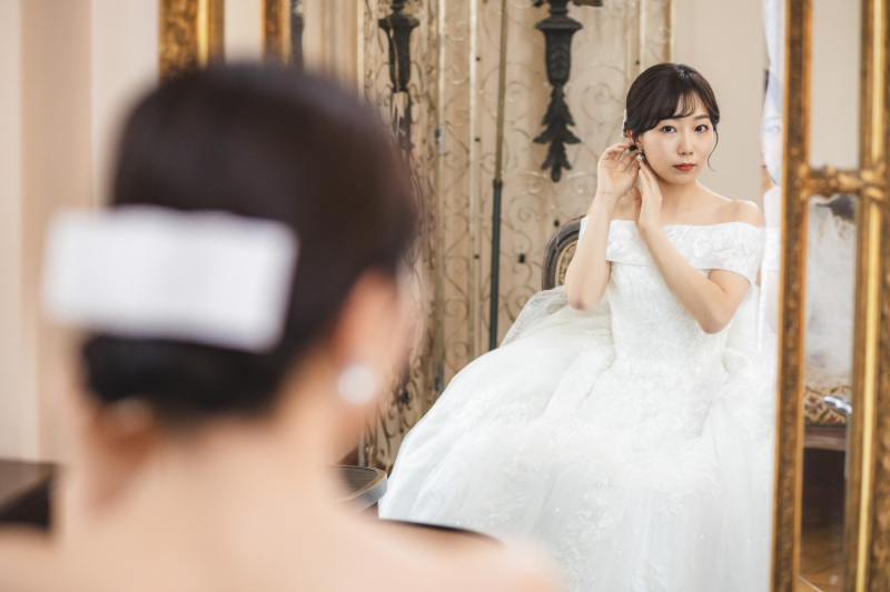衣裳はレンタルドレスの老舗TAKAMIBRIDAL
