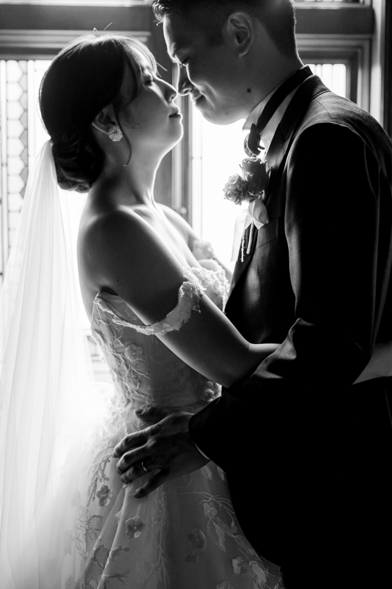 TAKAMI BRIDAL自慢の上質ドレス。特別な1着をお選びください。