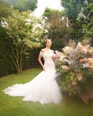 ウエディングドレス　イメージ