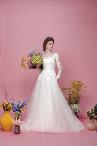 ウエディングドレス　イメージ